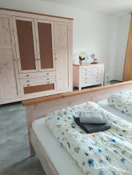 Zimmer 2: Tebby_Schränke
