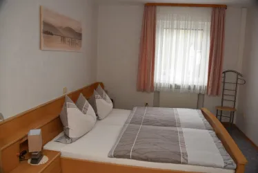 Schlafzimmer 1 (© Gästehaus Hammer)