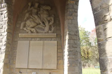 Kriegerdenkmal, Detailansicht .