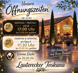 Eine einladende Restaurantansicht mit warmem Licht und schönen Pflanzen. Die Öffnungszeiten des Lauterecker Toskana sind gut sichtbar.