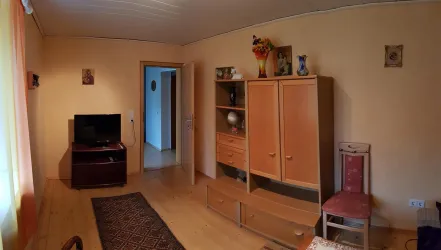 Wohnzimmer OG mit TV (© Bernd Fey)