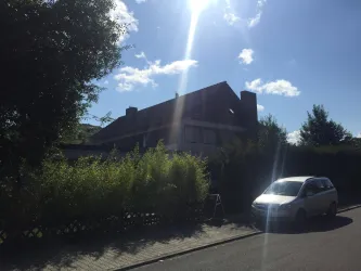 Aussenansicht im Frühjahr (© Thomas Eisenbrandt)