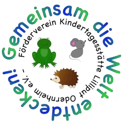Ein farbenfrohes Logo mit einem Frosch, einer Maus und einem Igel. Darüber steht der Slogan „Gemeinsam die Welt entdecken“.