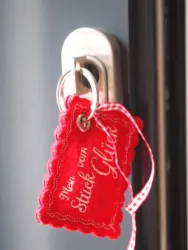 Detail Haustürschlüssel "Mein Stück vom Glück"