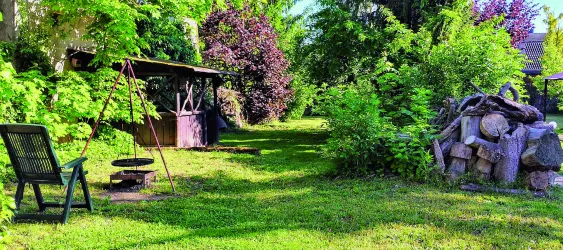 Grillplatz im Garten (© Eberhard und Renate Weingarth)