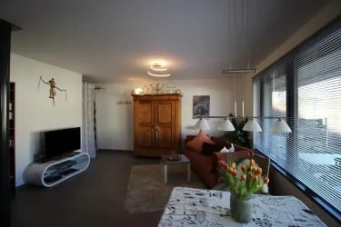 Wohn- Esszimmer (© Nikolaus Clemens)