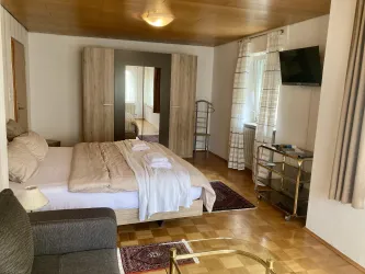 Doppelschlafzimmer mit Sitzecke EG