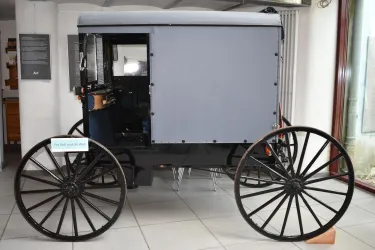 Modell eines motorisierten Wagens