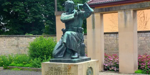 Kriegerdenkmal (© RomkeHoekstra)
