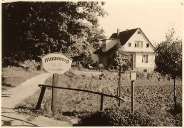 Maasberg Eingang 1944 (© Hotel Maasberg Therme & Golf Resort)