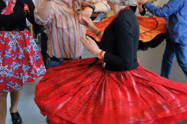 Barefootdancers Röcke (© Gernot Schauß)