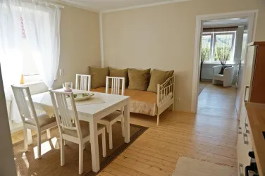 Essplatz und Schlafsofa (© Ferienwohnung Scheib)