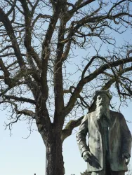 Pastor-Felke-Statur am Bahnhof in Bad Sobernheim