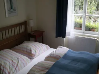 Schlafzimmer mit Doppelbett (© Eva Falenski)