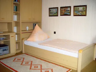 Schlafzimmer 2