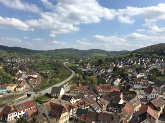 Blick auf Wolfstein von der Burgruine Neuwolfstein