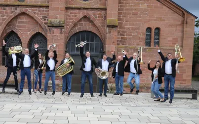 Brass Cats (© Brass Cats)