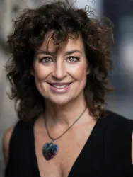 Isabel Varell .