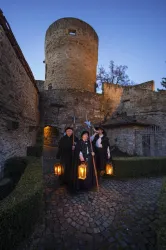 Nächtwächter vor Turm (© Frank Schmidt)