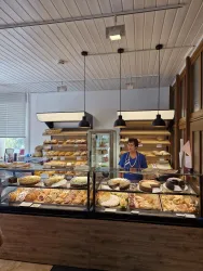 Verkaufstheke des Cafés