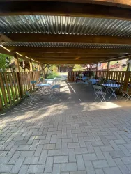Terrasse vor Gemeinschaftshaus