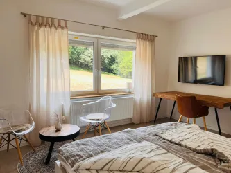 Doppelzimmer mit Flur und Bad (© Karl Otto Beimbauer)