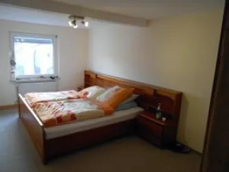 großes Doppelschlafzimmer