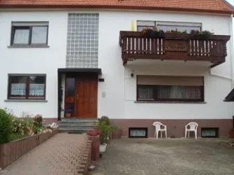 Hausansicht (© Haus der Steine)