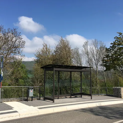 barrierefreie Bushaltestelle, Ansicht 1