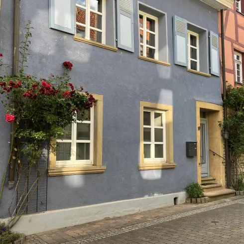 Apartment im blauen Haus