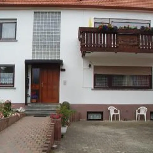 Hausansicht (© Haus der Steine) Hausansicht (© Haus der Steine)